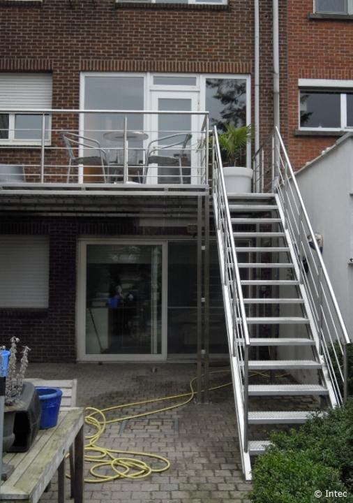 Trap Industri�le Look - Inox buitentrap met terras